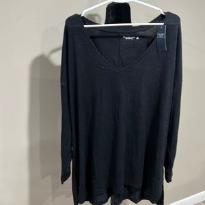Hi Low Black Soft V neck sweater A&F